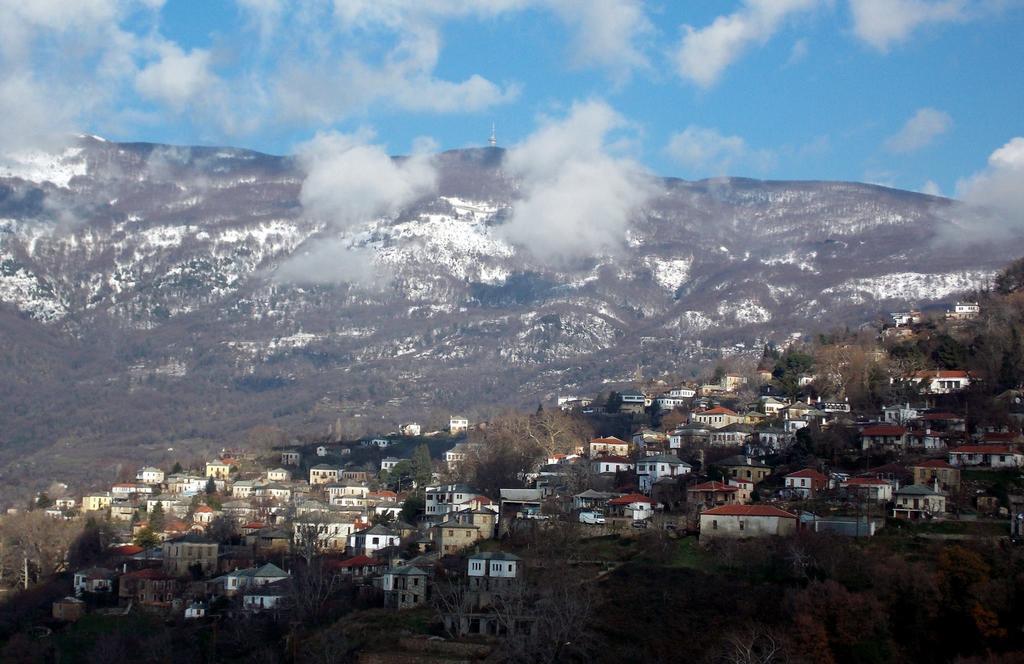 Sarafis Guesthouse Agios Lavrentios Luaran gambar