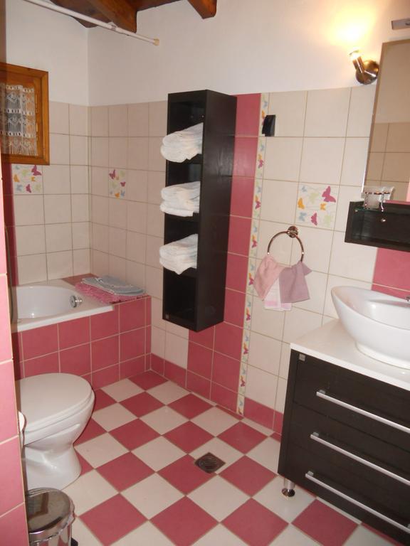 Sarafis Guesthouse Agios Lavrentios Luaran gambar