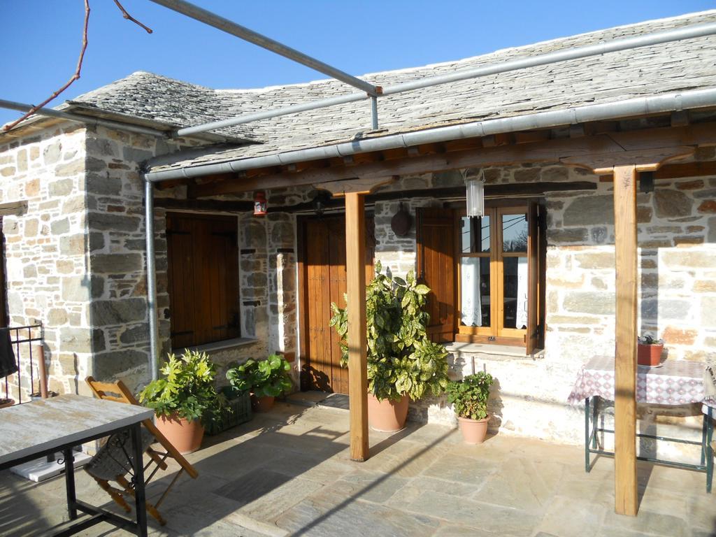 Sarafis Guesthouse Agios Lavrentios Luaran gambar