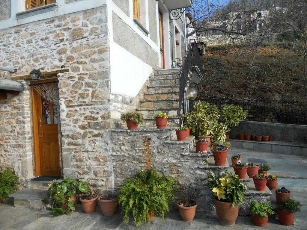 Sarafis Guesthouse Agios Lavrentios Luaran gambar